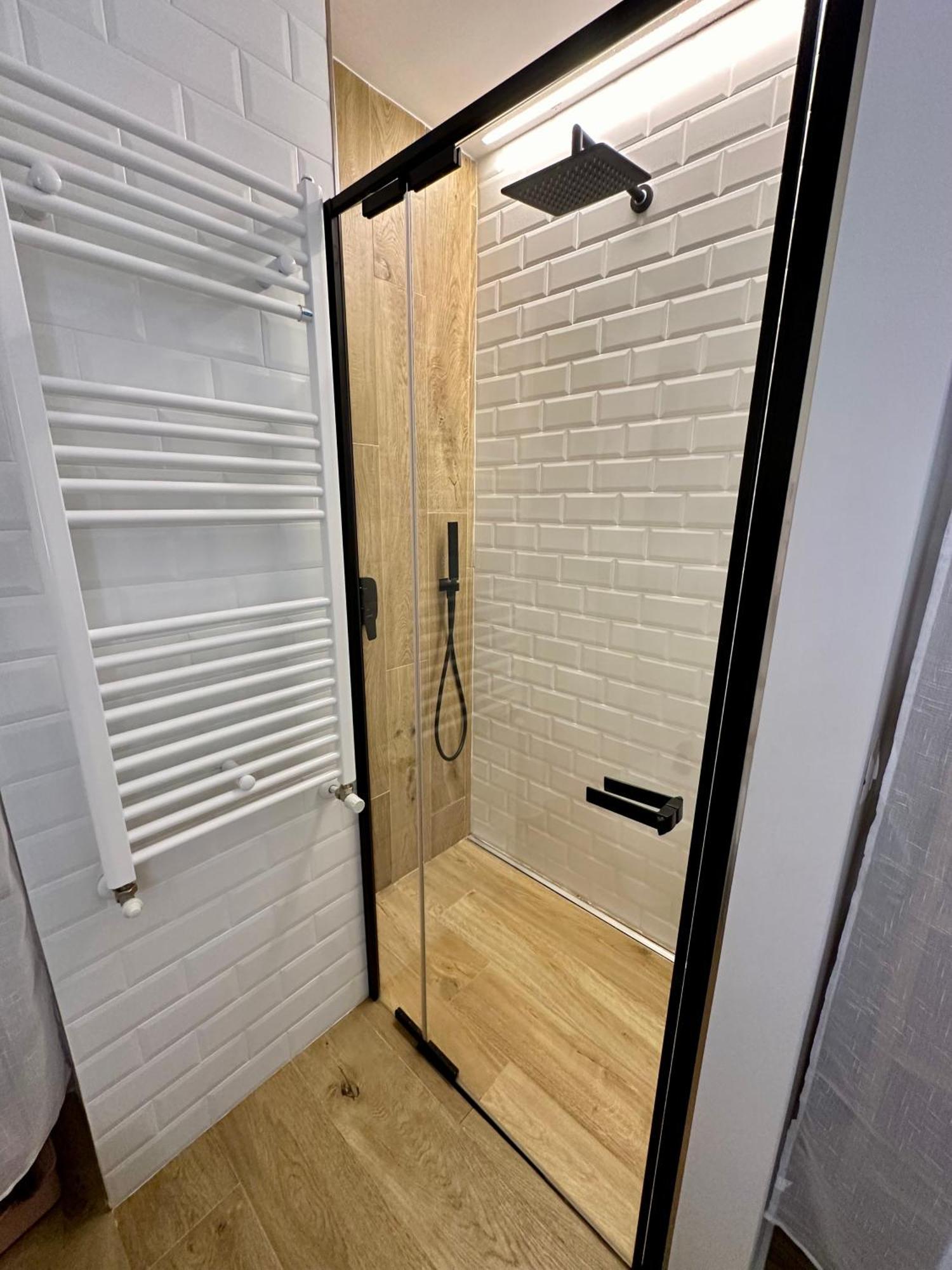 Lr Deluxe Apartments - Porta Venezia - Bilocale Con Giardino Privato Мілан Екстер'єр фото