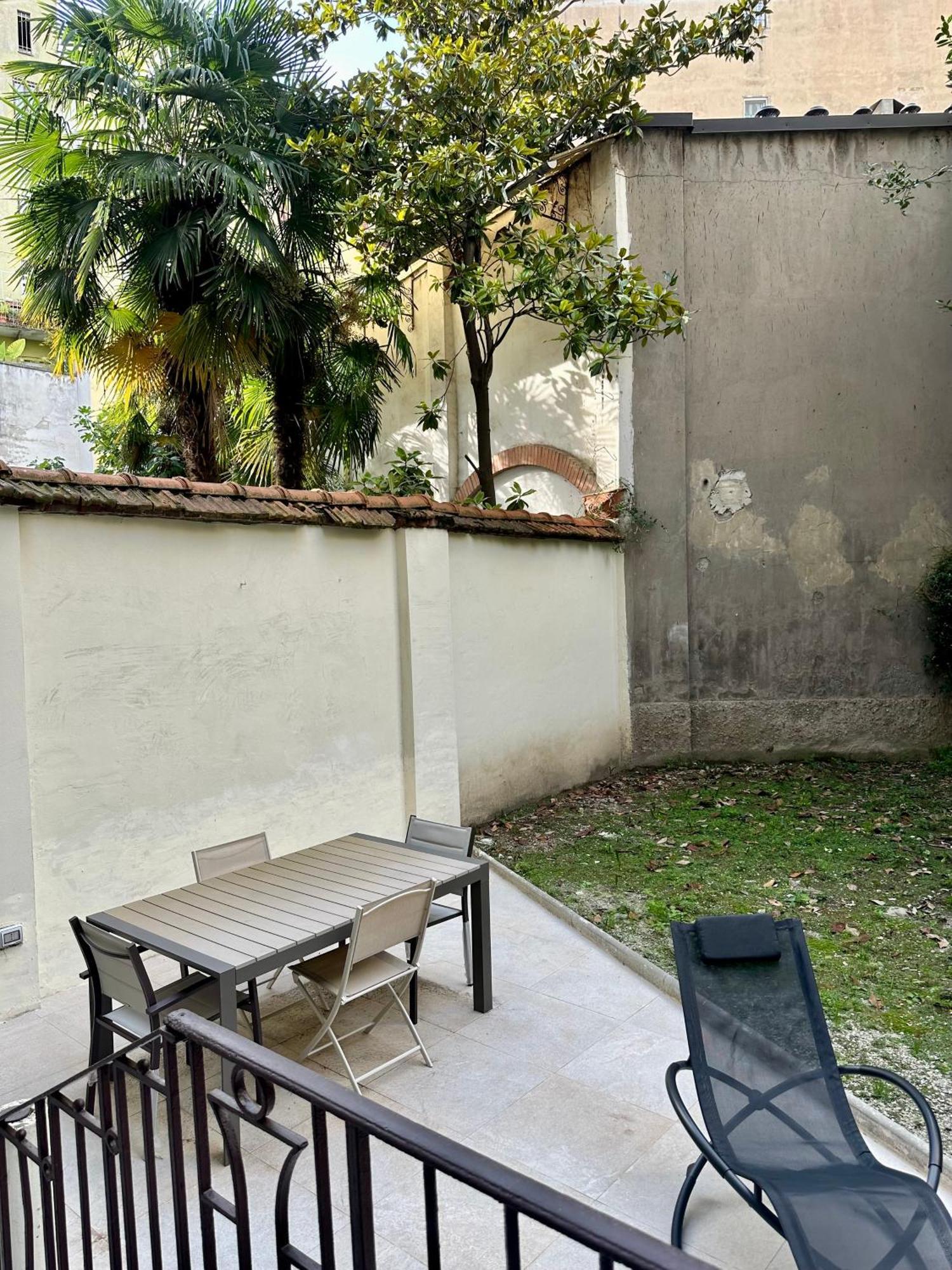 Lr Deluxe Apartments - Porta Venezia - Bilocale Con Giardino Privato Мілан Екстер'єр фото
