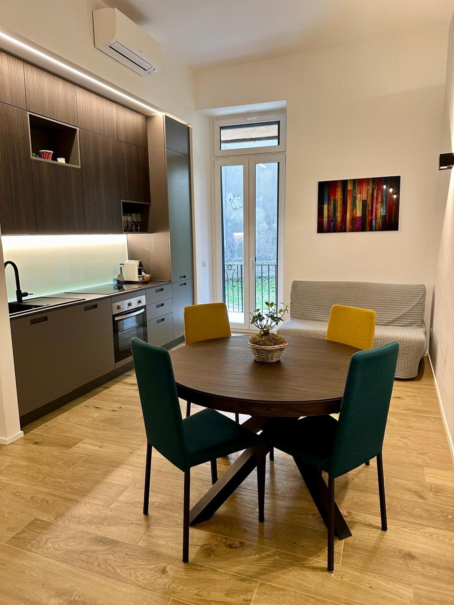 Lr Deluxe Apartments - Porta Venezia - Bilocale Con Giardino Privato Мілан Екстер'єр фото