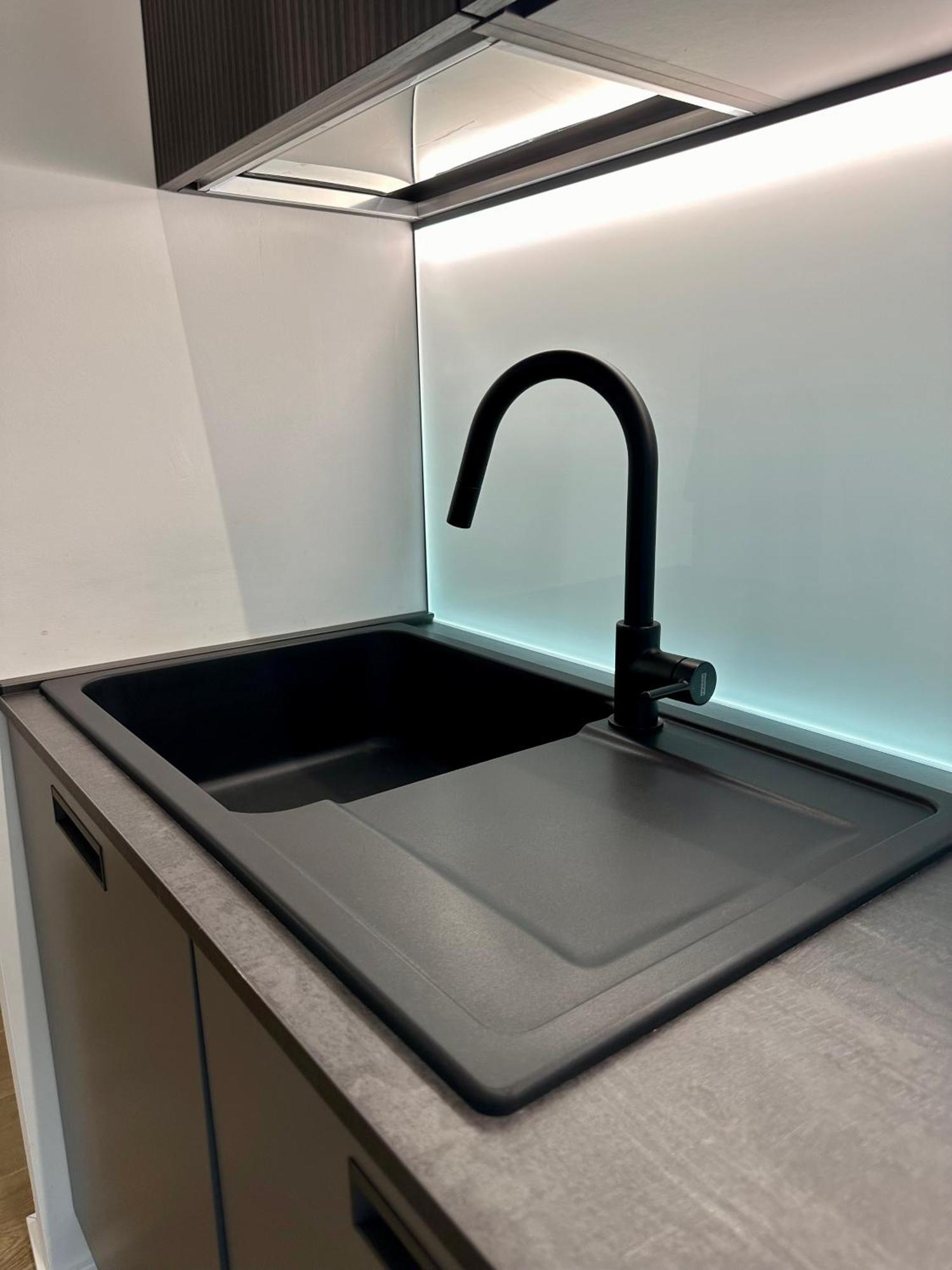 Lr Deluxe Apartments - Porta Venezia - Bilocale Con Giardino Privato Мілан Екстер'єр фото