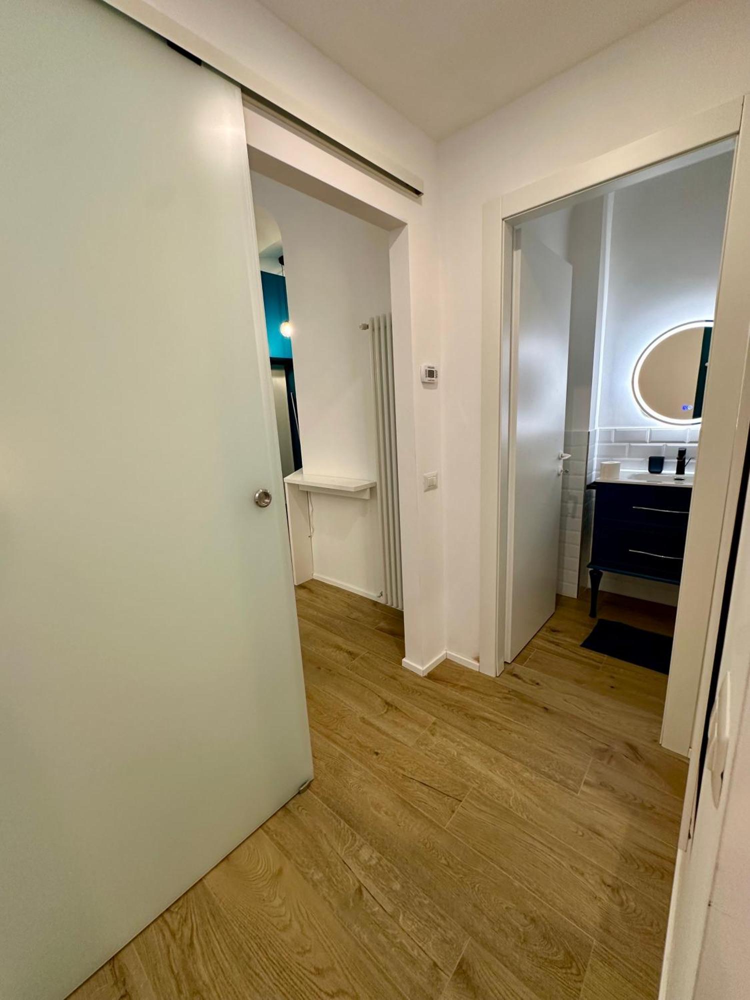 Lr Deluxe Apartments - Porta Venezia - Bilocale Con Giardino Privato Мілан Екстер'єр фото